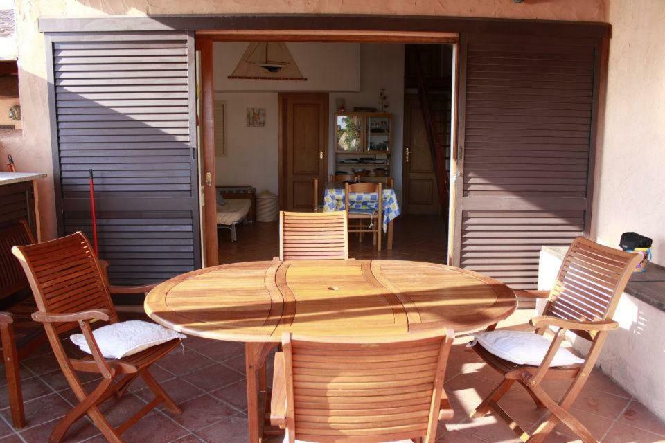 Villa Casa Mughetto R5055 Seafront, Private Sea Access, Swimming Pool La Maddalena  Exterior foto